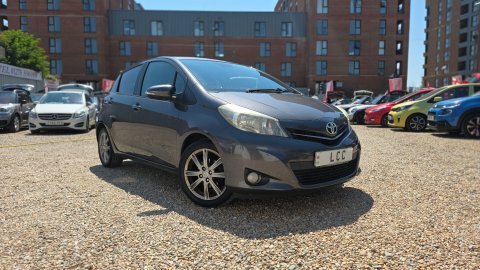 Toyota Yaris 1.33 Dual Vvt-i Trend White #2