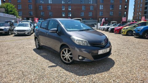 Toyota Yaris 1.33 Dual Vvt-i Trend White #1
