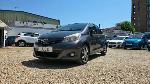 Toyota Yaris 1.33 Dual Vvt-i Trend White #4