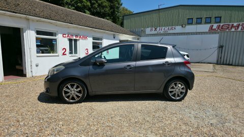 Toyota Yaris 1.33 Dual Vvt-i Trend White #5
