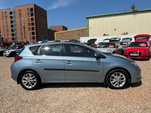 Toyota Auris D-4d Active Blue #24