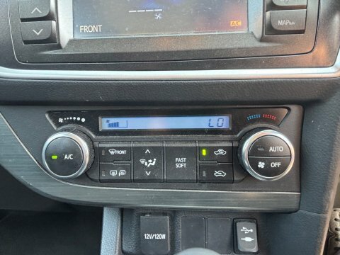 Toyota Auris D-4d Active Blue #17