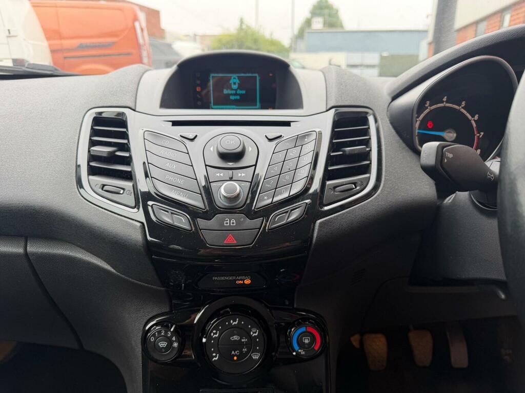 Ford Fiesta 1.25 Zetec Euro 5 YG13TLK Red #6
