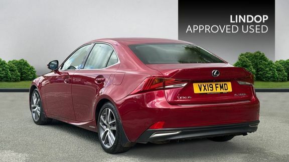 Lexus IS Is300h Advance Red #4