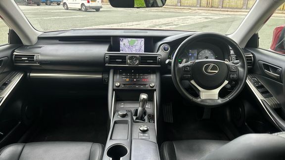 Lexus IS Is300h Advance Red #6