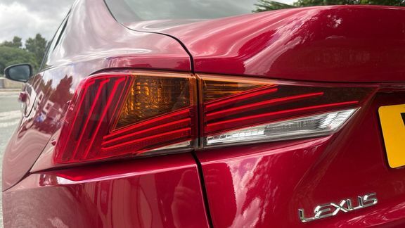 Lexus IS 2.5 300H Saloon Hybrid E-cvt Euro 6 S Blue #21