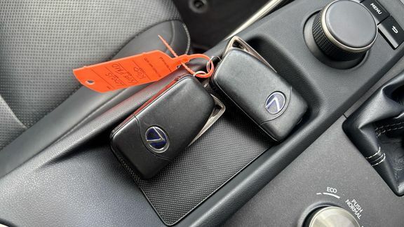 Lexus IS 2.5 300H Saloon Hybrid E-cvt Euro 6 S Blue #28