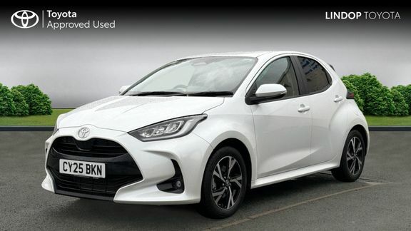 Toyota Yaris Excel Green #3