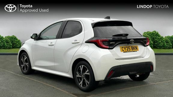 Toyota Yaris Excel Green #4