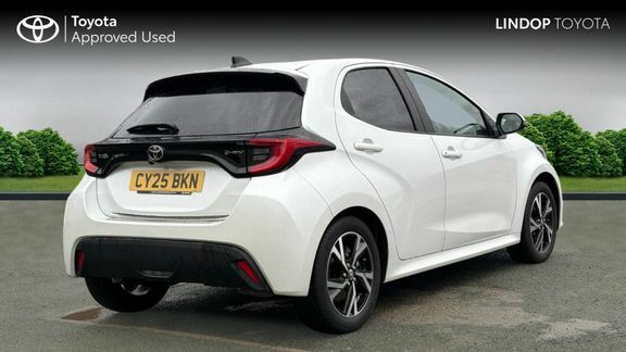 Toyota Yaris Excel Green #2