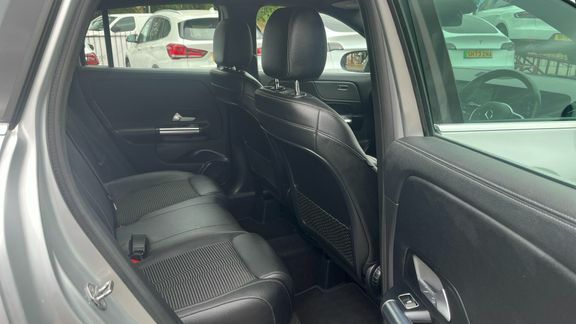 Toyota Verso Mpv Black #8