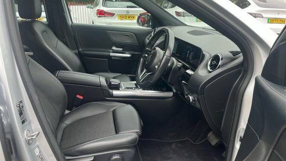 Toyota Verso Mpv Black #12