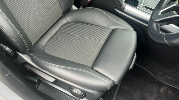 Mercedes-Benz GLA Class 250E Exclusive Edition Premium Plus Blue #17