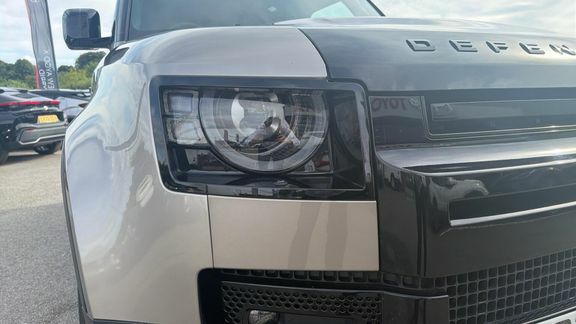Land Rover Defender D250 Hard Top Black #19