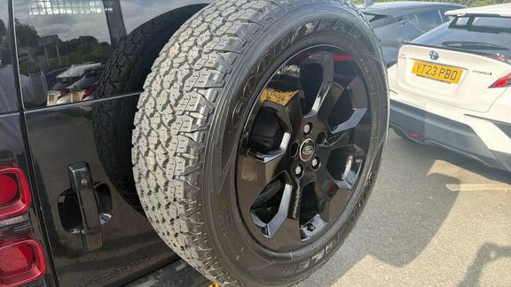 Land Rover Defender D250 Hard Top Black #32