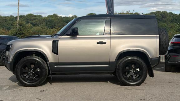 Land Rover Defender D250 Hard Top Black #23