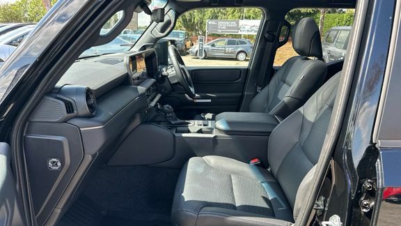 Toyota Land Cruiser Invincible 5 Seats Pan Roof Black #5