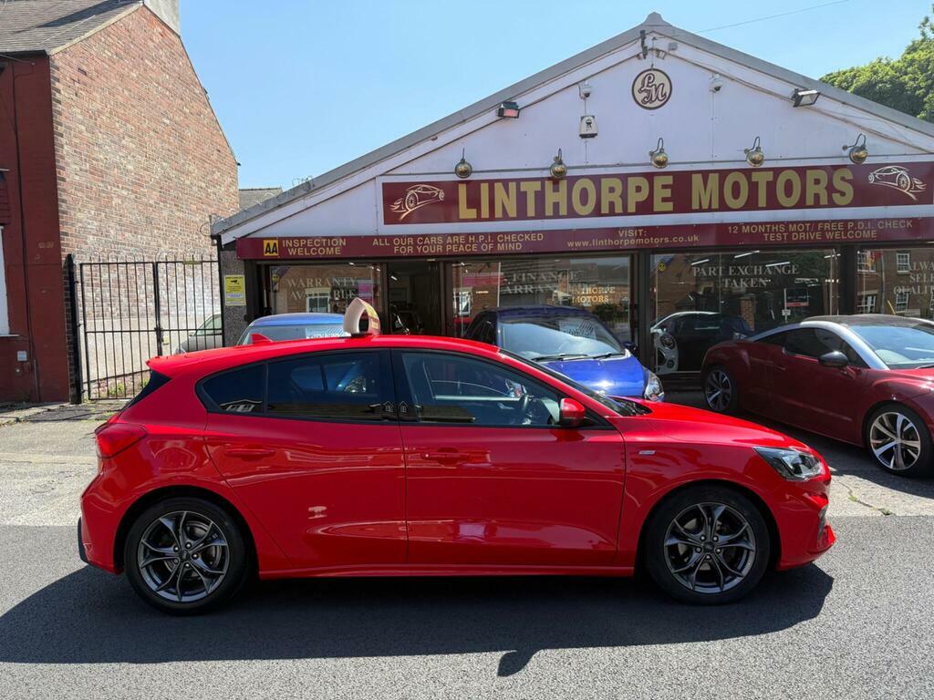 Ford Focus 1.5 Ecoblue St-line Euro 6 S S NX19VWF Red #2