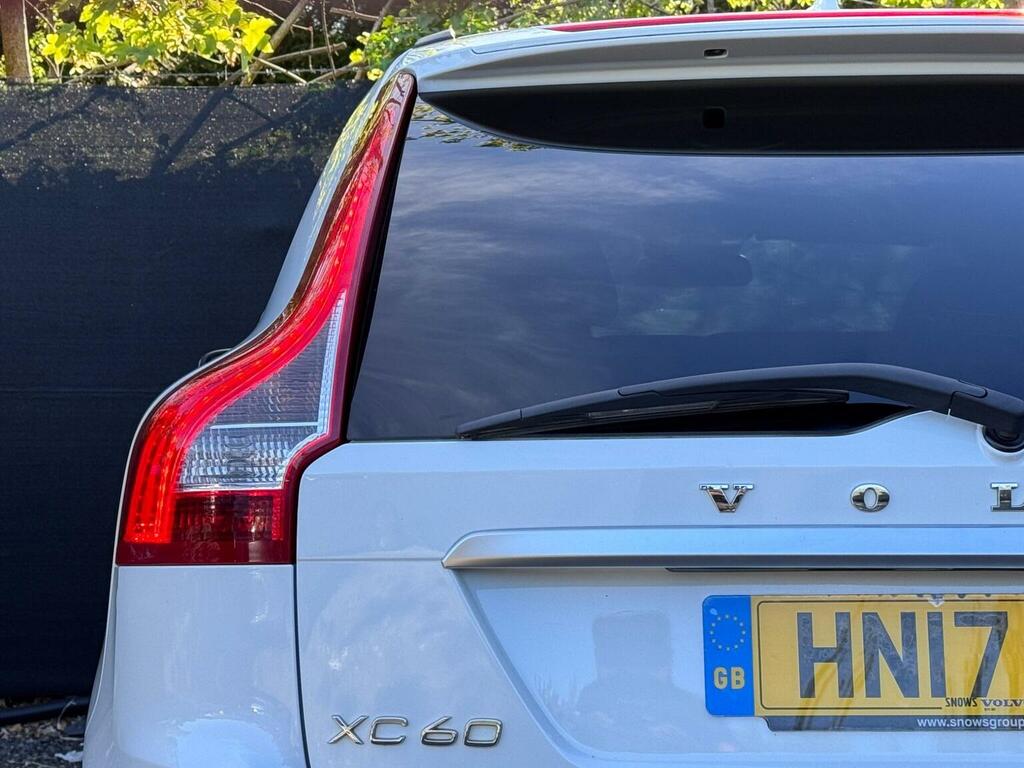 Volvo XC60 2.0 D4 R-design Nav Suv Euro 6 Black #16