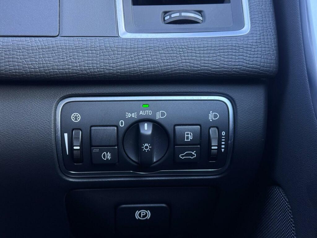 Volvo XC60 2.0 D4 R-design Nav Suv Euro 6 Black #45