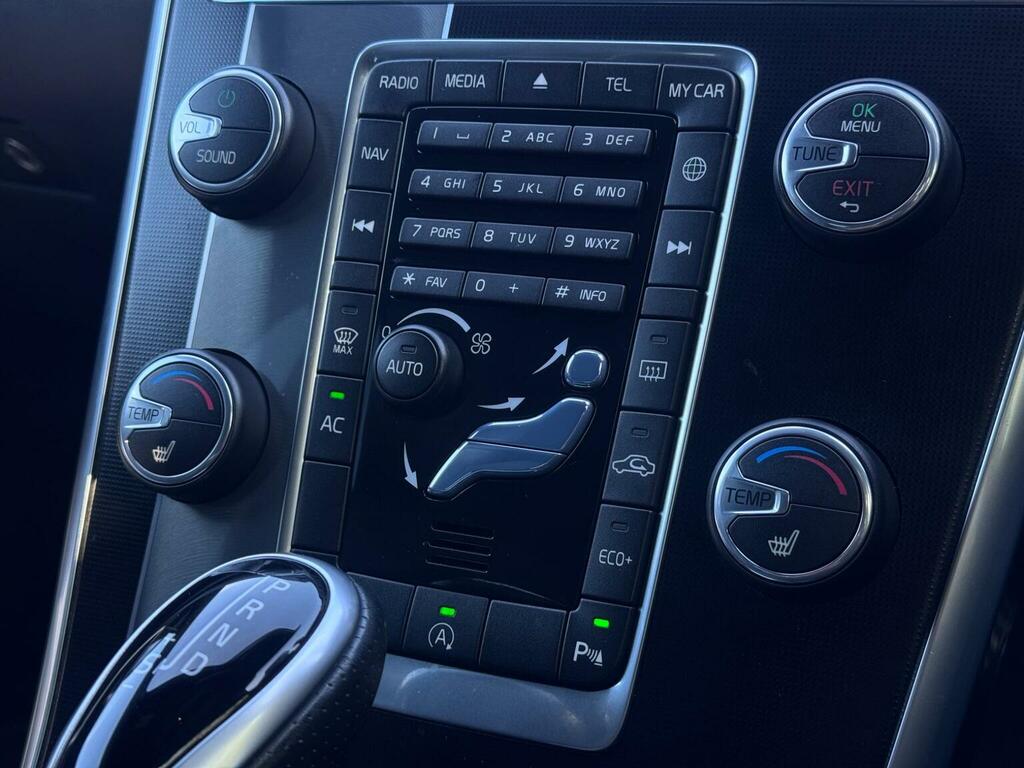 Volvo XC60 2.0 D4 R-design Nav Suv Euro 6 Black #53
