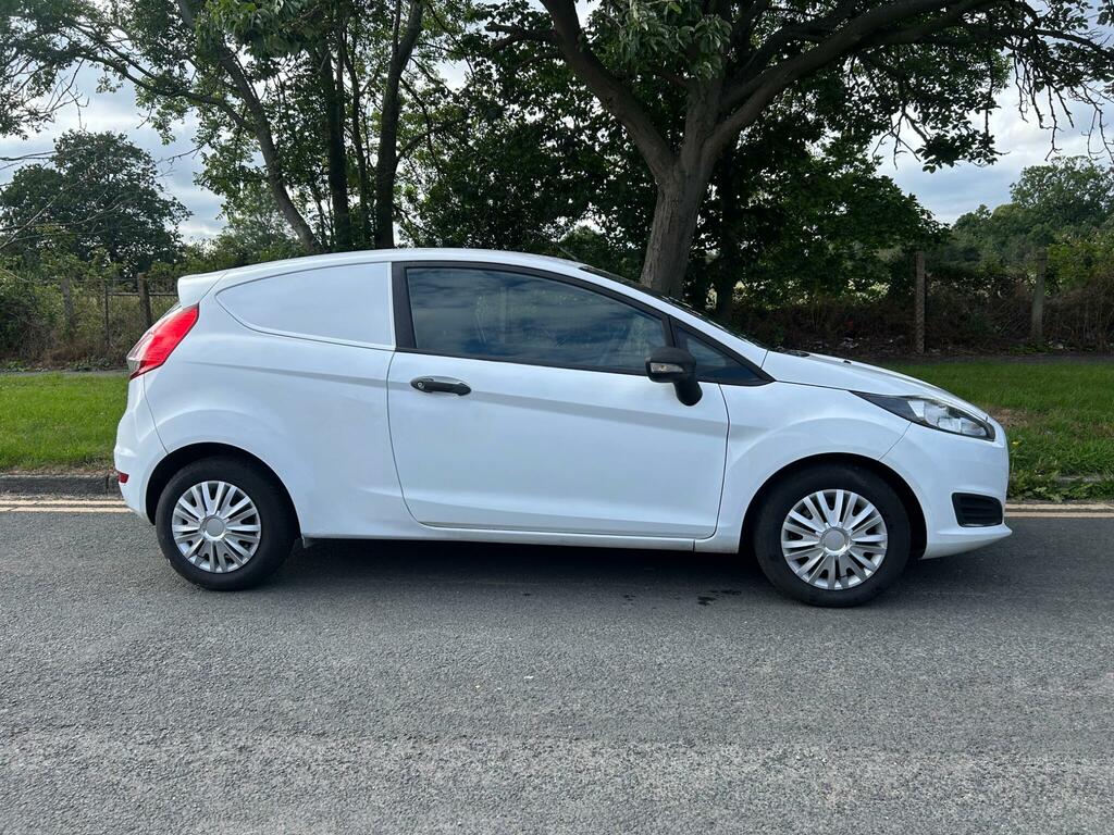Ford Fiesta 1.6 Tdci Econetic II Panel Van EK15YST White #4