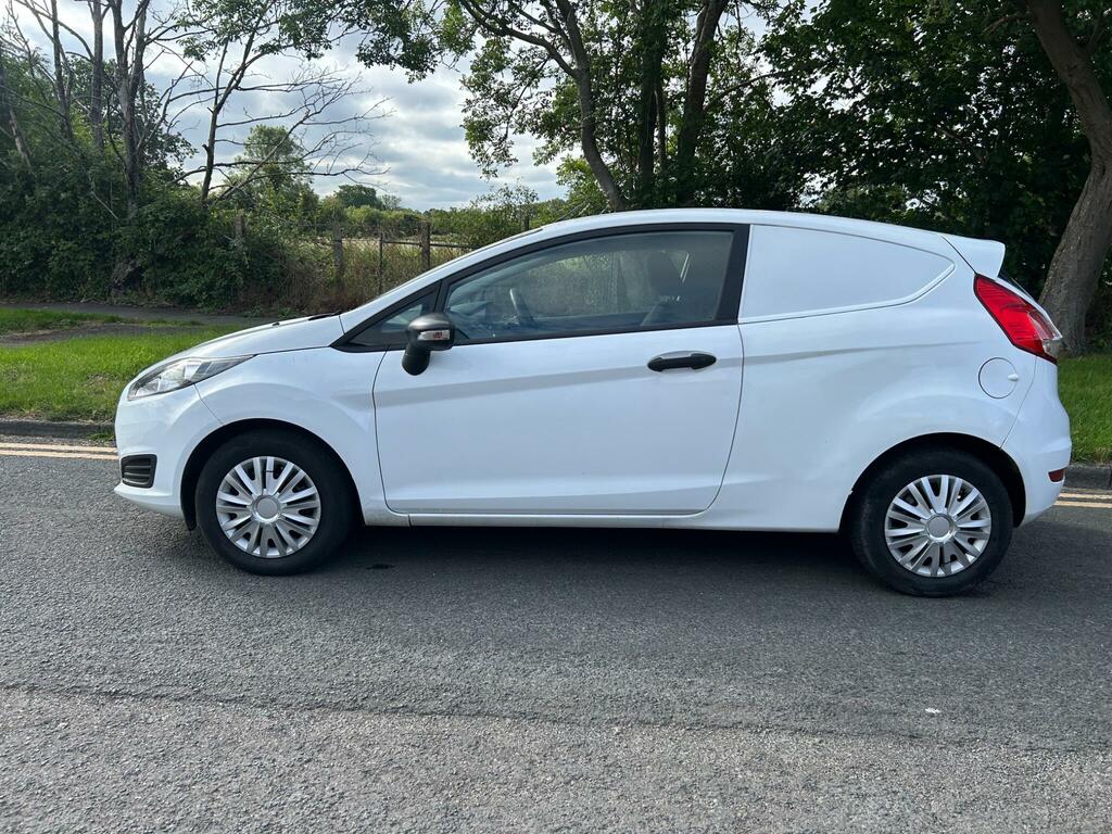 Ford Fiesta 1.6 Tdci Econetic II Panel Van EK15YST White #3