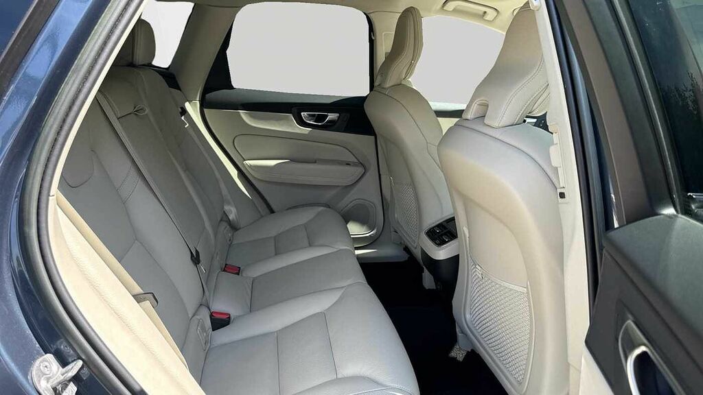 Volvo XC60 Plus, B4 Awd Mild Hybrid, Tinted Windows - Blue #6
