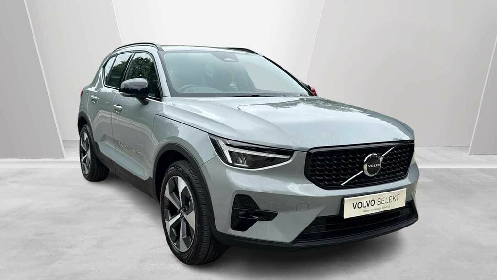 Volvo XC40 Plus, B3 Mild Hybrid, - Power Tailgate Grey
