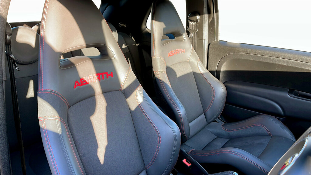 Abarth 695 Manual Black #15