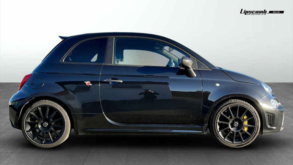 Abarth 695 Manual Black #7