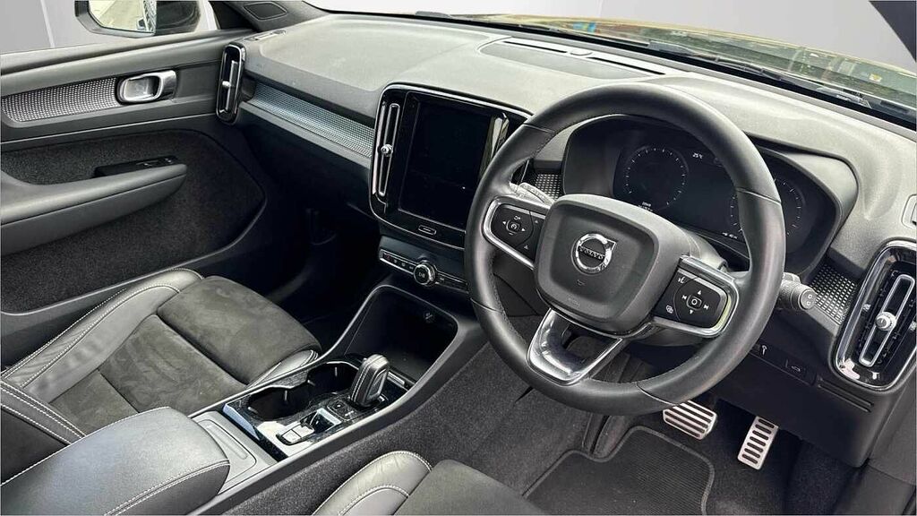 Volvo XC40 R-design, B4 Mild Hybrid Black #4