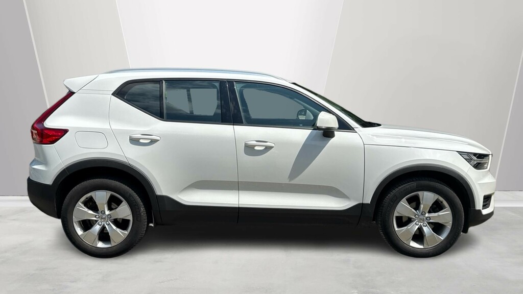 Volvo XC40 1.5 T3 163 Momentum Geartronic White #3
