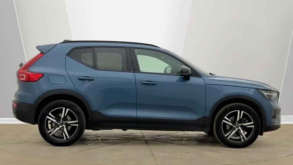 Volvo XC40 2.0 B3p Plus Dark Blue #2