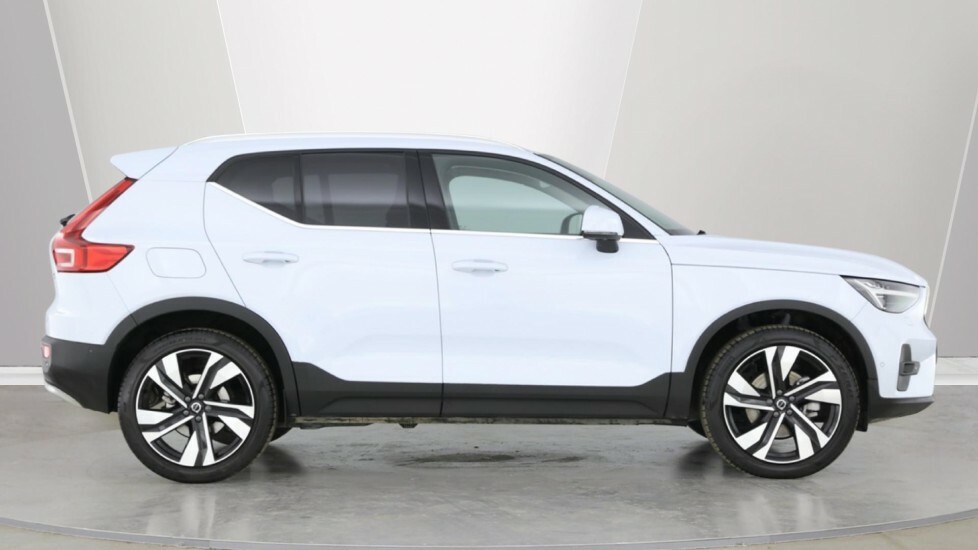 Volvo XC40 2.0 B3p Ultra Dark Blue #2