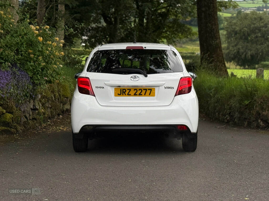 Toyota Yaris 1.33 Vvt-i Icon White #4