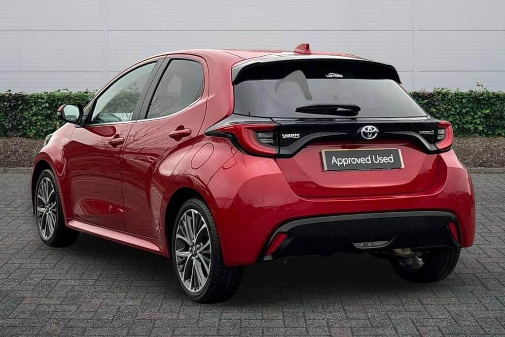 Toyota Yaris 1.5 Hybrid 130 Excel Cvt Red