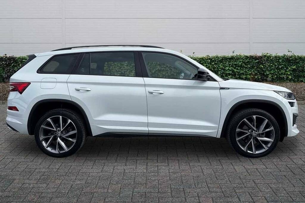 Skoda Kodiaq 1.5 Tsi Sport Line Dsg 7 Seat EU22JXF White #4