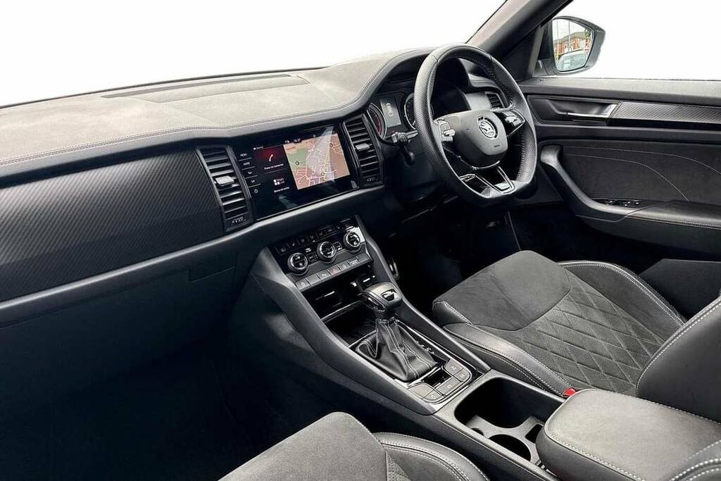 Skoda Kodiaq 1.5 Tsi Sport Line Dsg 7 Seat EU22JXF White #2