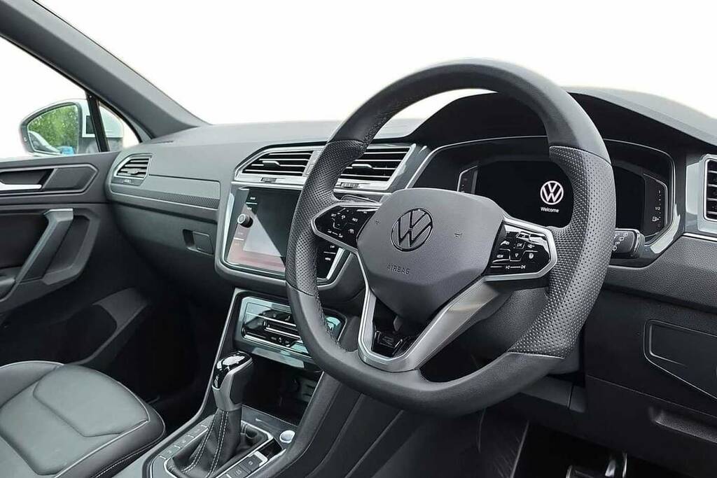 Volkswagen Tiguan 2.0 Tdi R-line Dsg White #6