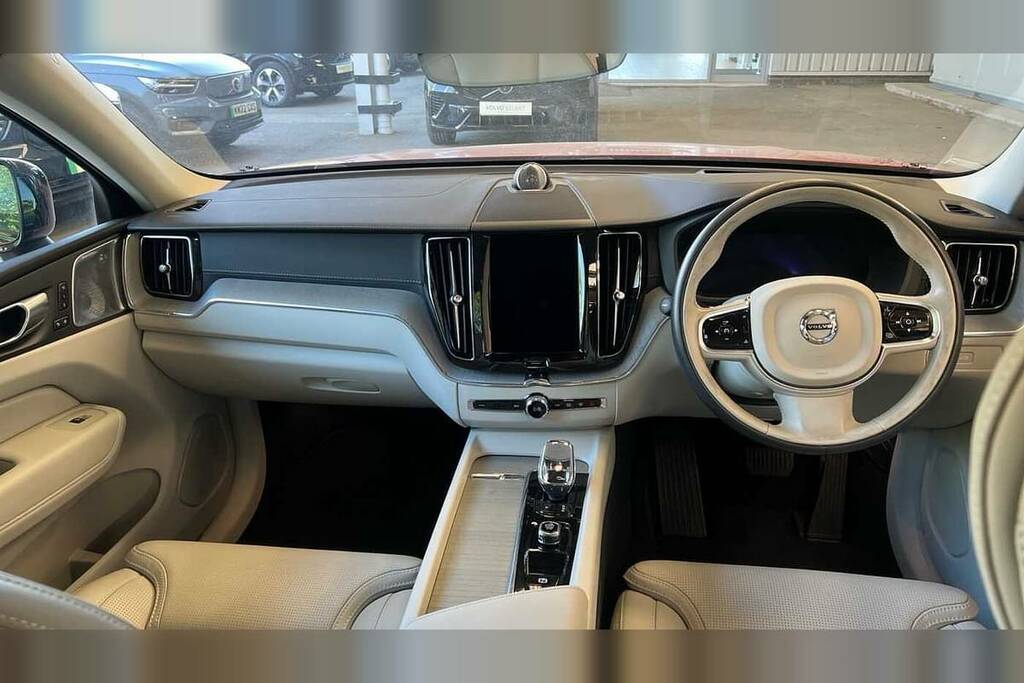 Volvo XC60 2.0 B5p Ultimate Dark Awd Geartronic BL24LGY Red #4