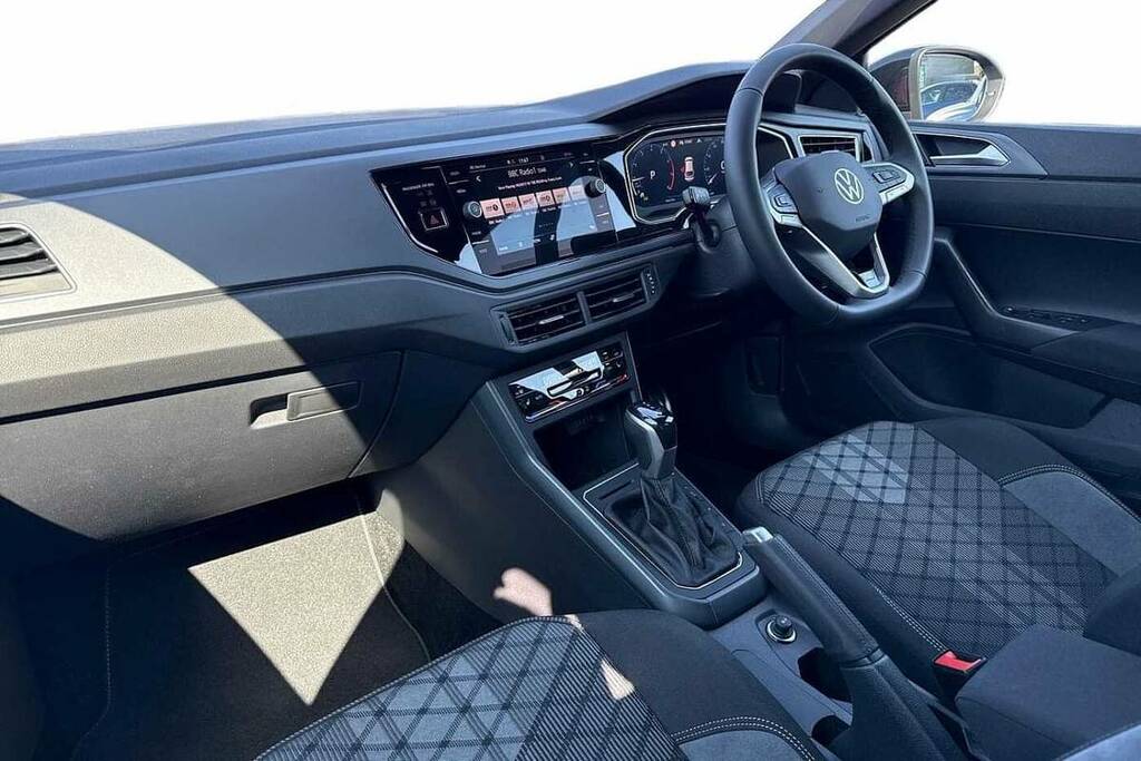 Volkswagen Taigo 1.5 Tsi 150 Black Edition Dsg Silver #2