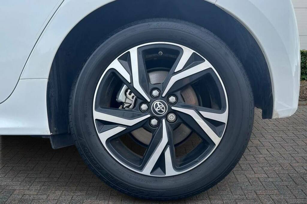 Toyota Yaris 1.5 Hybrid Design Cvt VK25WMX White #6