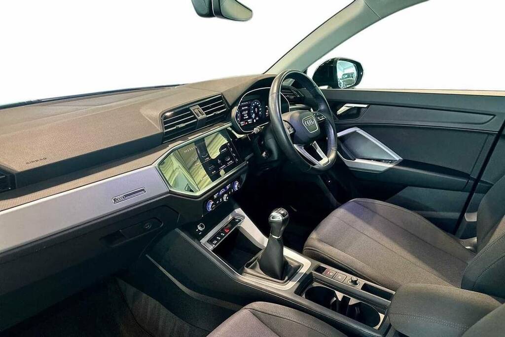 Audi Q3 35 Tfsi Technik YY23LXU Black #2