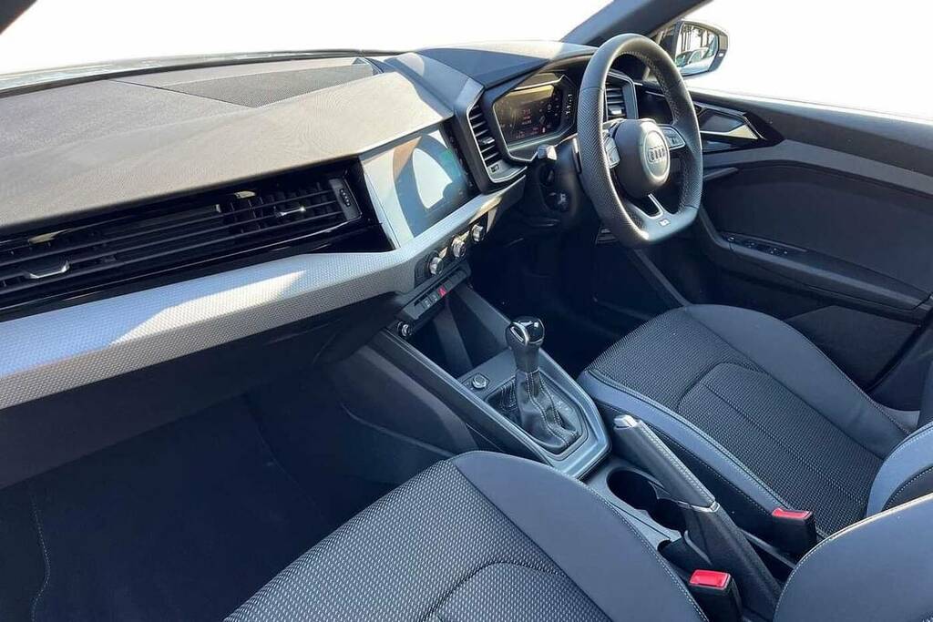 Audi A1 25 Tfsi Black Edition S Tronic BP26WKK Grey #2