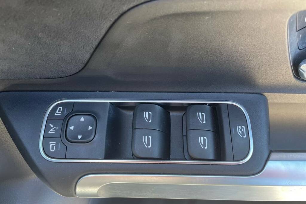 Mercedes-Benz EQB 300 4M 168Kw Amg Line Premium 66.5Kwh Black #5
