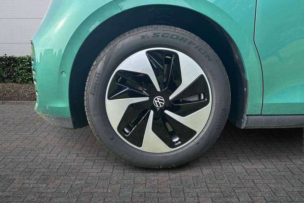 Volkswagen ID.Buzz 210Kw Life Pro 86Kwh Lwb 7 Seat Green #5