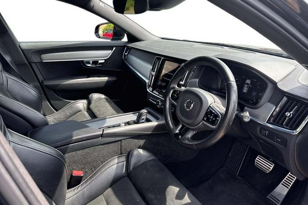 Volvo V90 2.0 B4d R Design Black #4