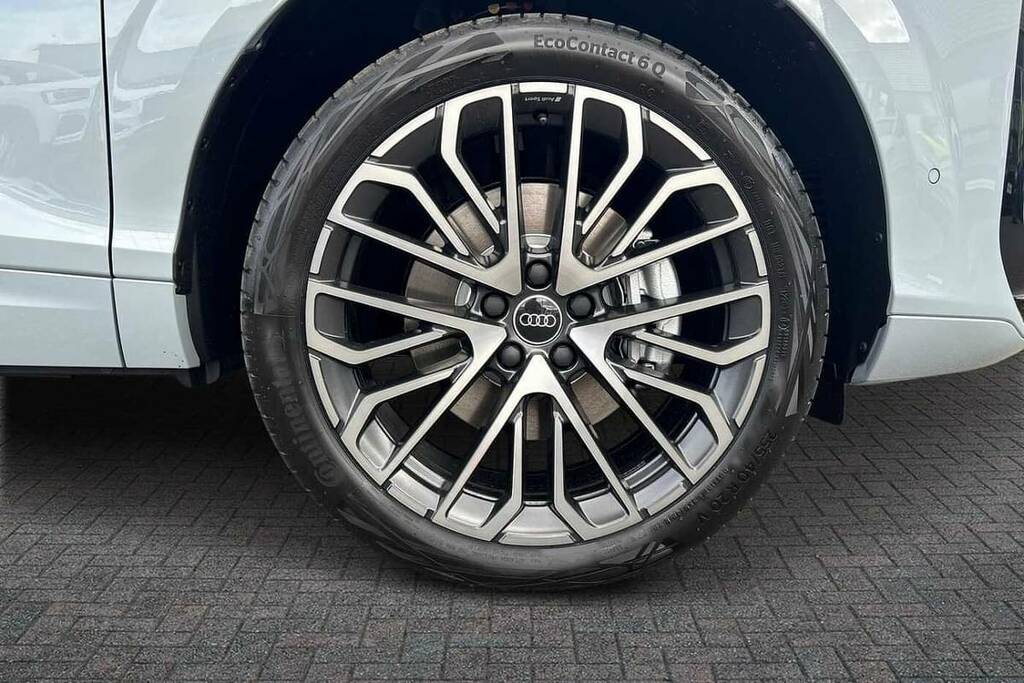 Audi Q3 1.5 E-hybrid Edition 1 S Tronic Grey #5