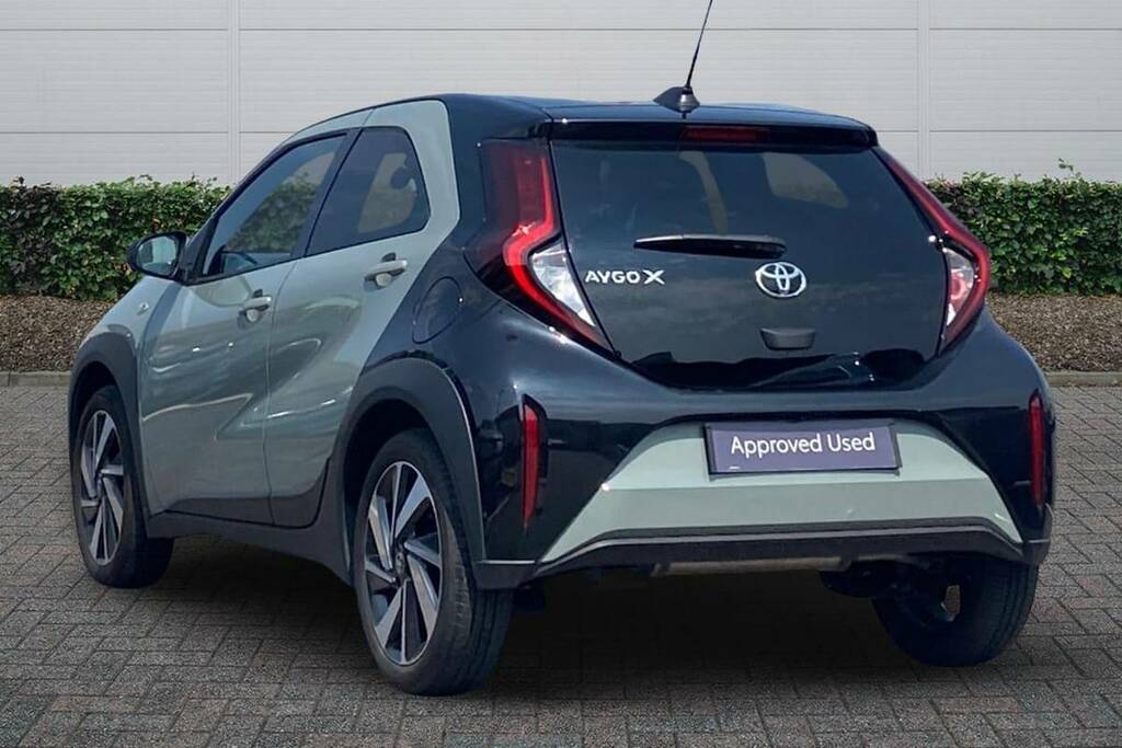 Toyota Aygo X 1.0 Vvt-i Edge WN75UGT #2